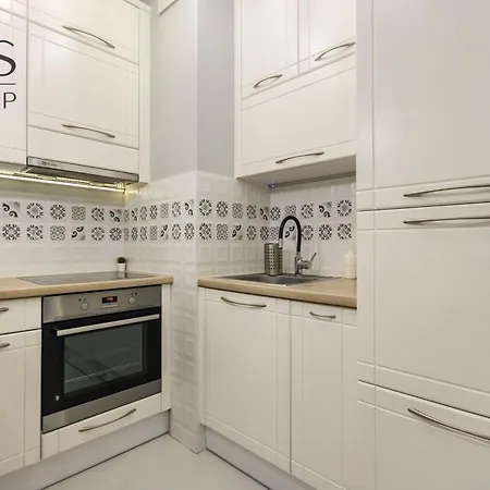 Great With A Garden In The Center, Old Town Apartment